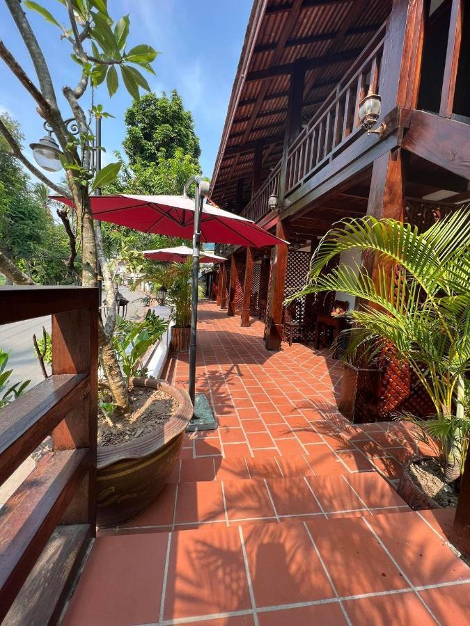 Golden Lotus Namkhan View Luang Prabang Bagian luar foto