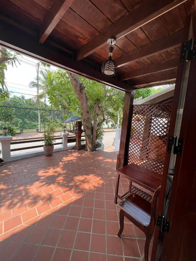Golden Lotus Namkhan View Luang Prabang Bagian luar foto